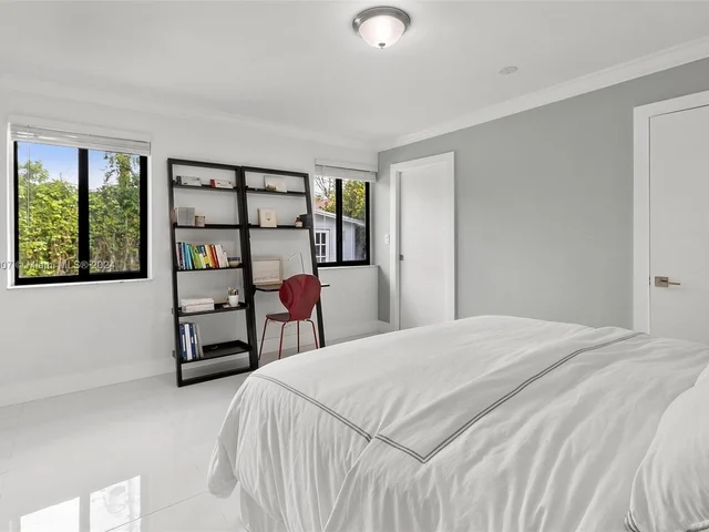 2485 SW 19th Ter, Miami FL 33145