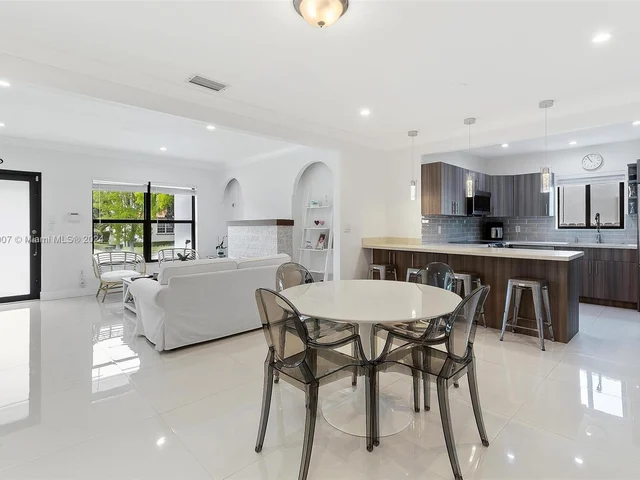 2485 SW 19th Ter, Miami FL 33145