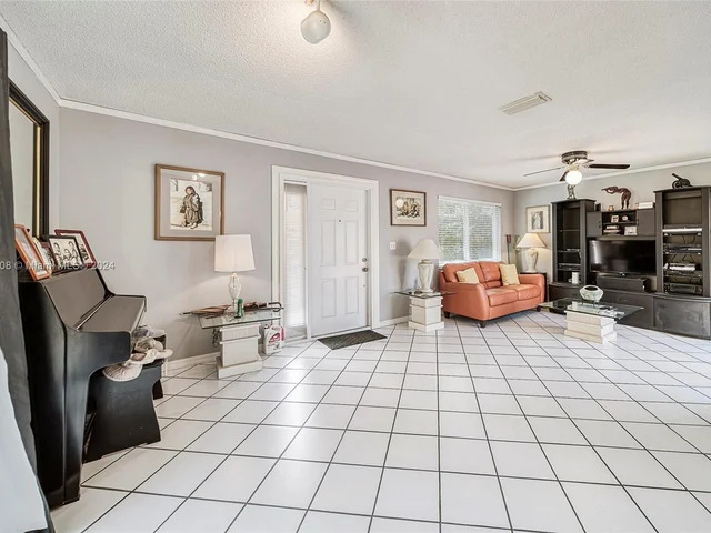 11319 SW 74th Ter, Miami FL 33173