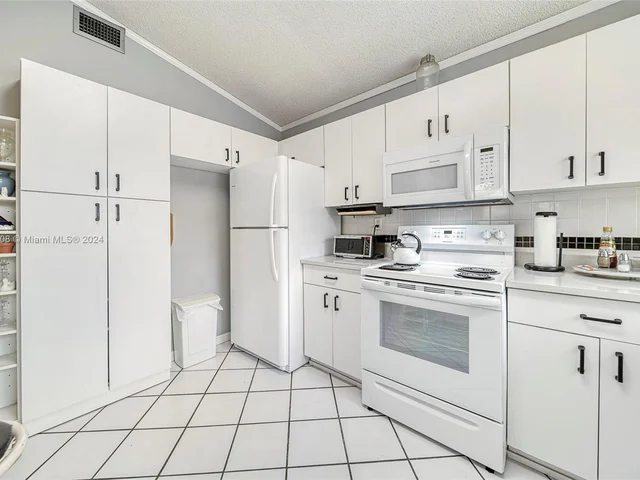 11319 SW 74th Ter, Miami FL 33173