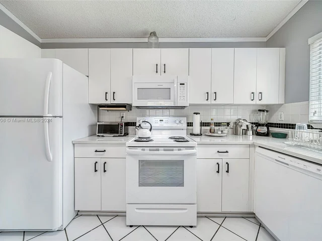 11319 SW 74th Ter, Miami FL 33173