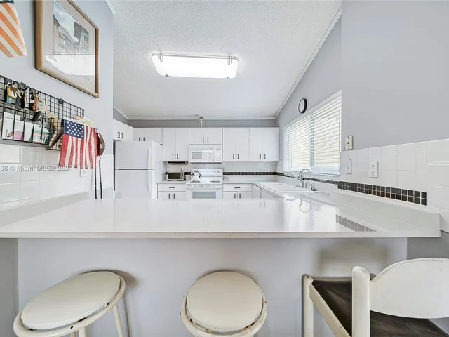 11319 SW 74th Ter, Miami FL 33173