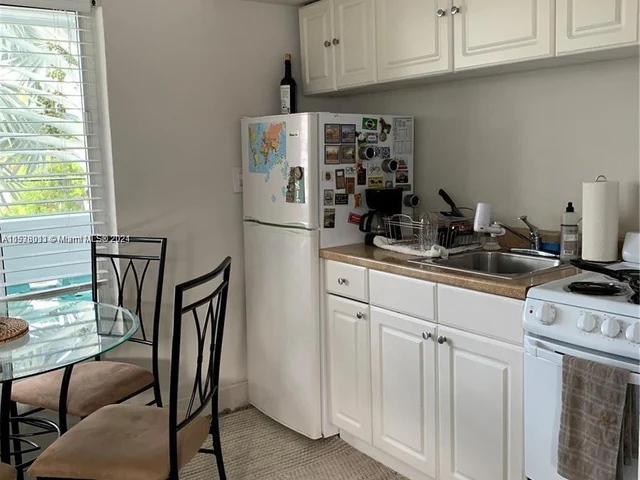 1980 Bay Dr # 20, Miami Beach FL 33141