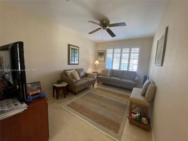 4332 Harrison St, Hollywood FL 33021