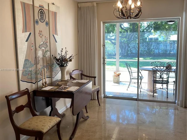 4332 Harrison St, Hollywood FL 33021