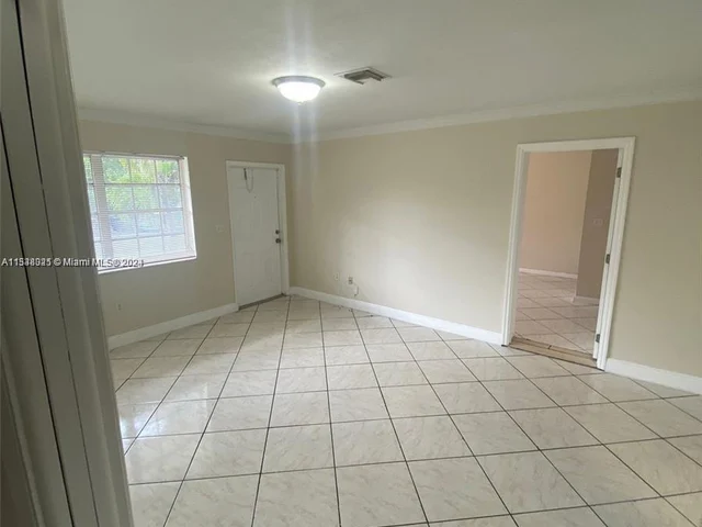 7880 Grand Canal Dr # 1, Miami FL 33144