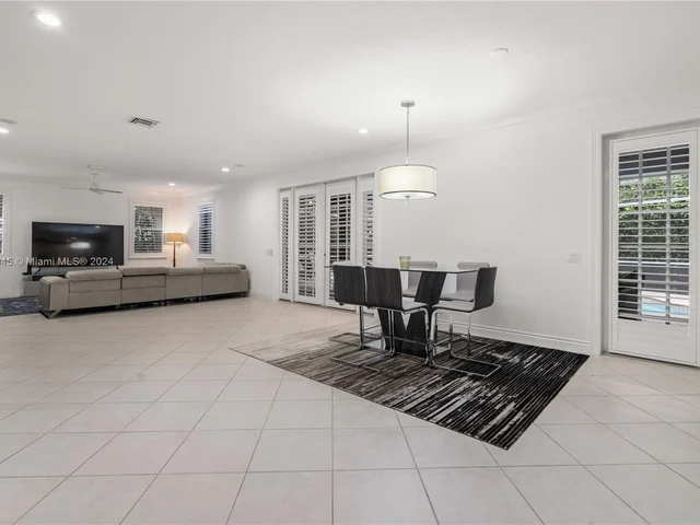 3706 Vista Way, Weston FL 33331