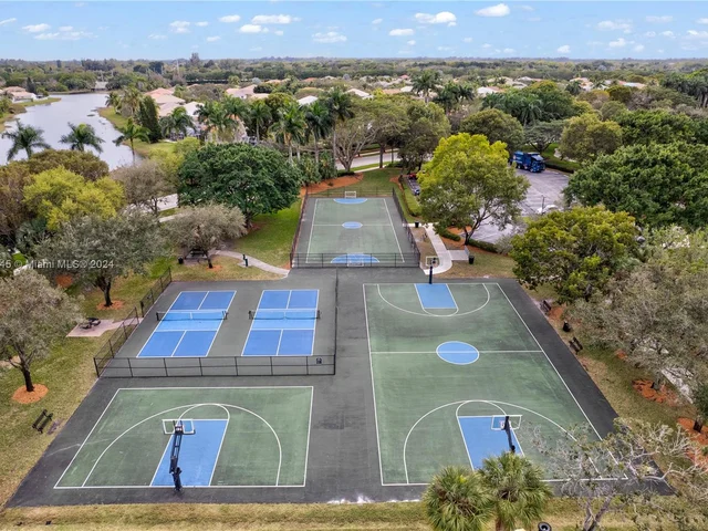 3706 Vista Way, Weston FL 33331