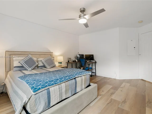 3706 Vista Way, Weston FL 33331