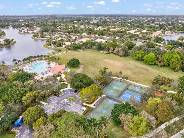 3706 Vista Way, Weston FL 33331