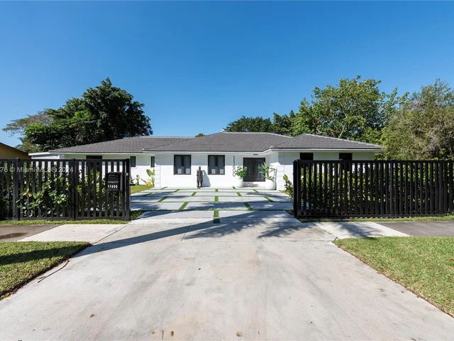 11600 SW 72nd Ave, Pinecrest FL 33156