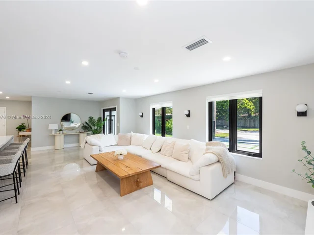 11600 SW 72nd Ave, Pinecrest FL 33156