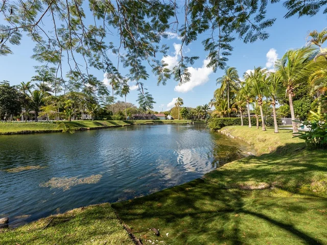 11600 SW 72nd Ave, Pinecrest FL 33156