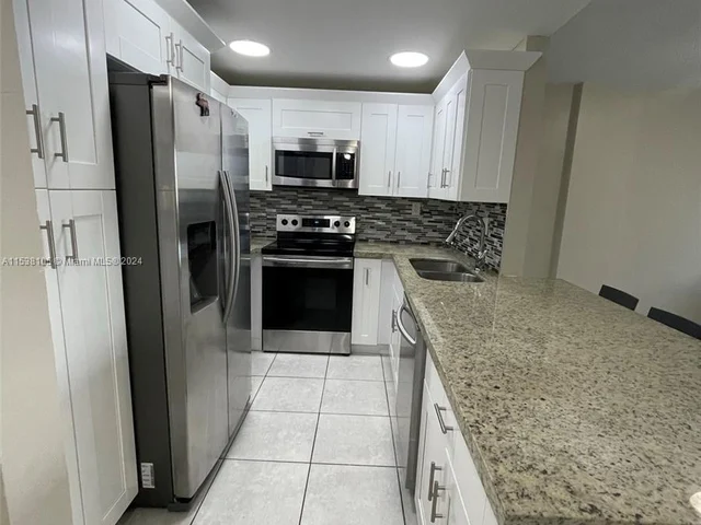 9143 SW 77th Ave # B806, Miami FL 33156