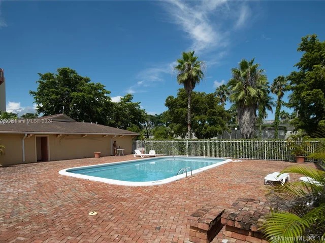 9143 SW 77th Ave # B806, Miami FL 33156