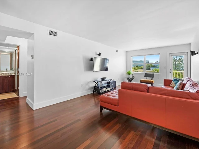 730 Pennsylvania Ave # 412, Miami Beach FL 33139