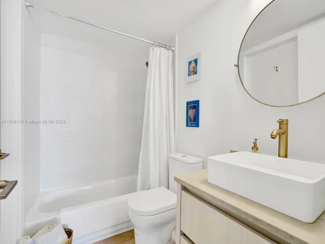 540 Brickell Key Dr # 1011, Miami FL 33131