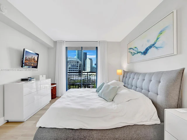 540 Brickell Key Dr # 1011, Miami FL 33131