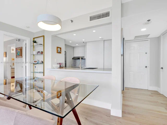 540 Brickell Key Dr # 1011, Miami FL 33131