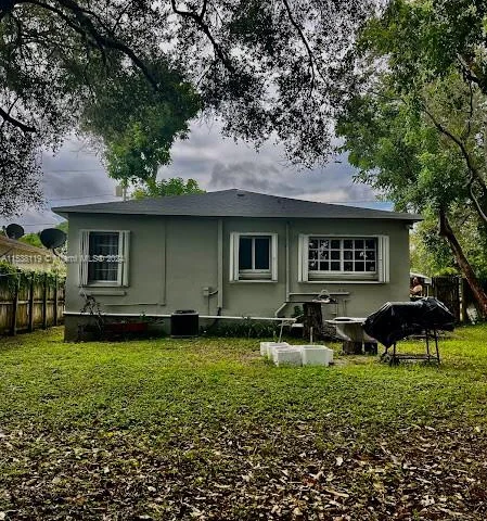 209 NW 7th Ave, Dania Beach FL 33004