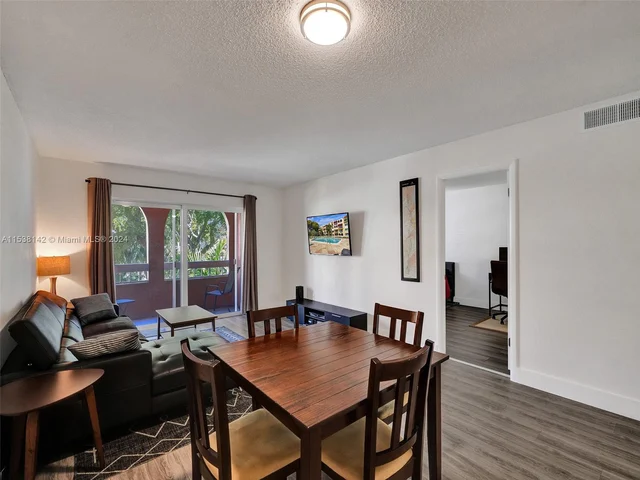 7840 Camino Real # 306, Miami FL 33143