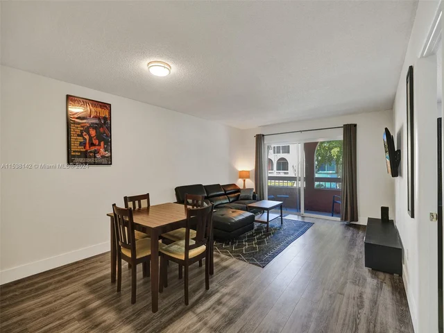 7840 Camino Real # 306, Miami FL 33143