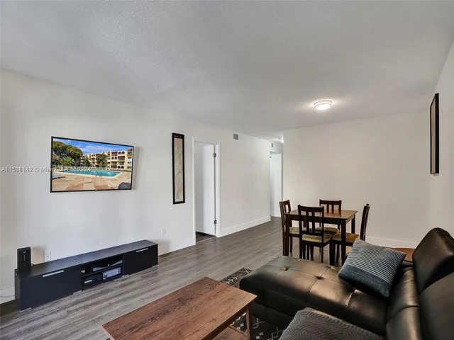 7840 Camino Real # 306, Miami FL 33143