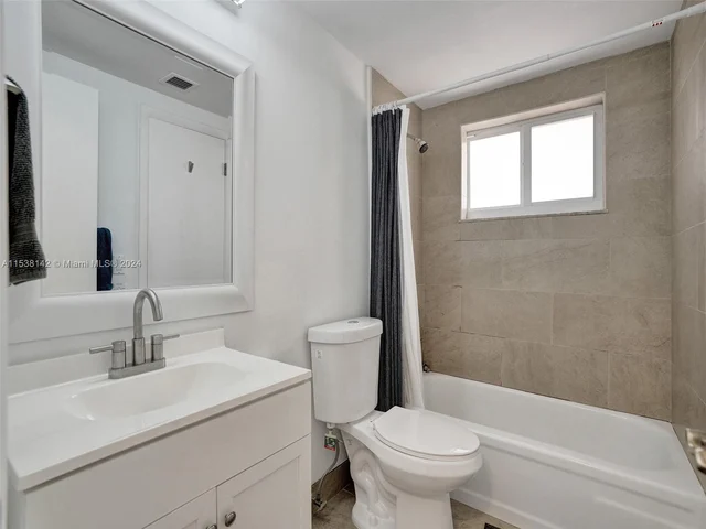 7840 Camino Real # 306, Miami FL 33143