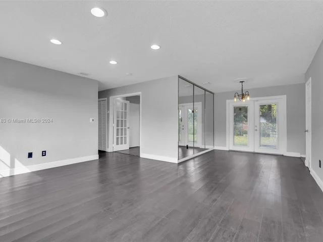 3811 NW 207th St, Miami Gardens FL 33055