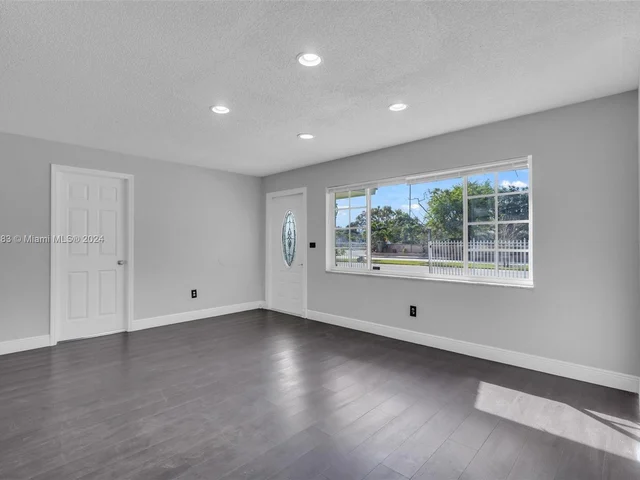 3811 NW 207th St, Miami Gardens FL 33055