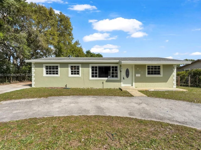 3811 NW 207th St, Miami Gardens FL 33055