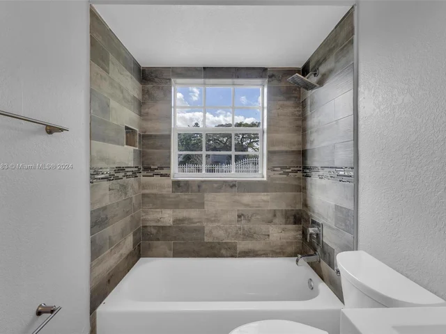 3811 NW 207th St, Miami Gardens FL 33055