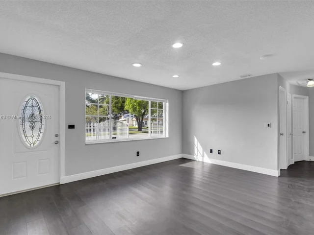 3811 NW 207th St, Miami Gardens FL 33055