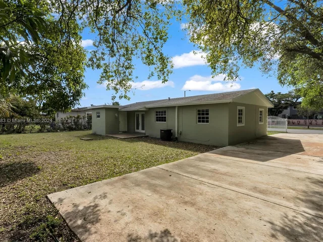 3811 NW 207th St, Miami Gardens FL 33055