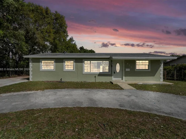 3811 NW 207th St, Miami Gardens FL 33055