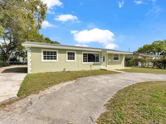 3811 NW 207th St, Miami Gardens FL 33055