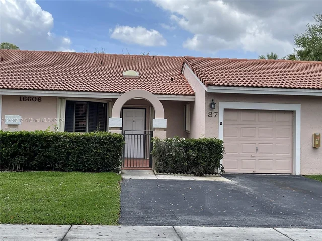 16606 Greens Edge Cir # 87, Weston FL 33326