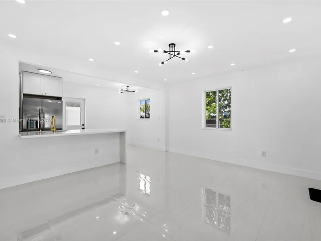 10860 SW 40th Ter, Miami FL 33165