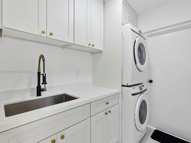 10860 SW 40th Ter, Miami FL 33165