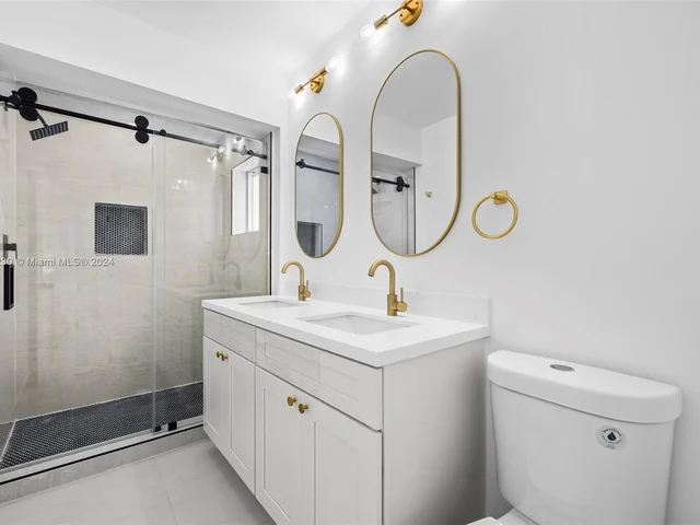 10860 SW 40th Ter, Miami FL 33165