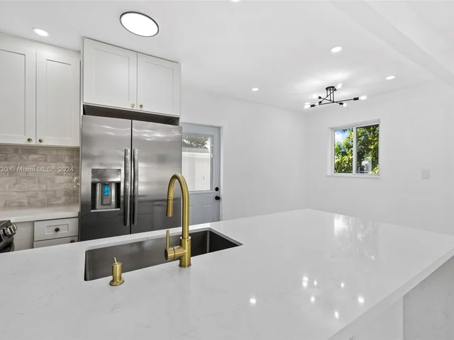 10860 SW 40th Ter, Miami FL 33165