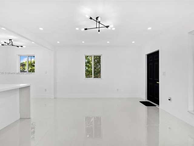 10860 SW 40th Ter, Miami FL 33165