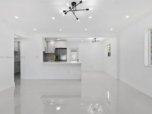 10860 SW 40th Ter, Miami FL 33165