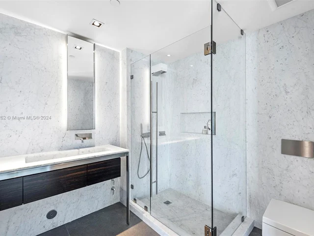 300 S Pointe Drive, Miami Beach FL 33139