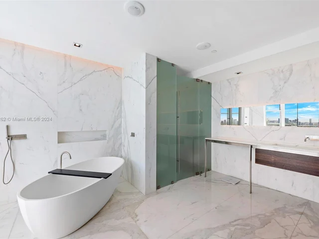 300 S Pointe Drive, Miami Beach FL 33139