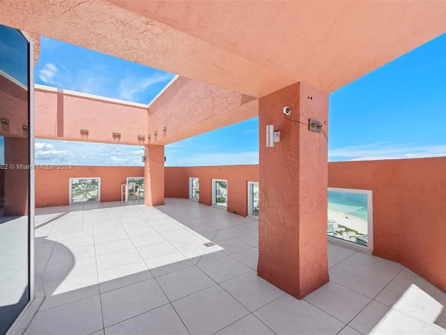 300 S Pointe Drive, Miami Beach FL 33139