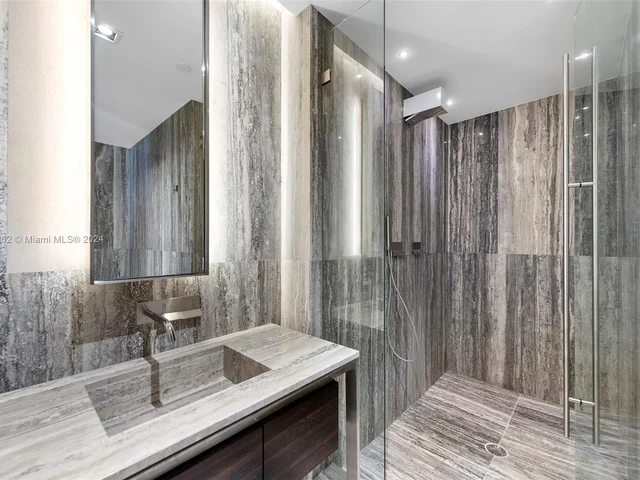 300 S Pointe Drive, Miami Beach FL 33139