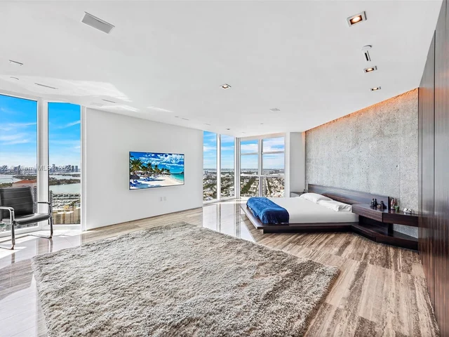 300 S Pointe Drive, Miami Beach FL 33139