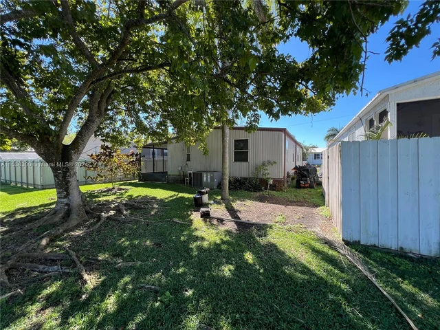 21431 NW 7th Ct, Pembroke Pines FL 33029