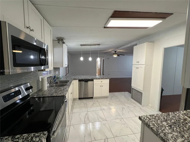 21431 NW 7th Ct, Pembroke Pines FL 33029